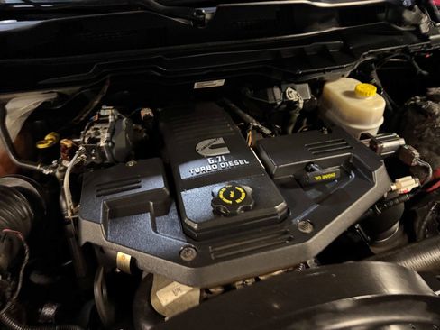 Used 2015 RAM 3500 Laramie w/ Black Appearance Group image 13