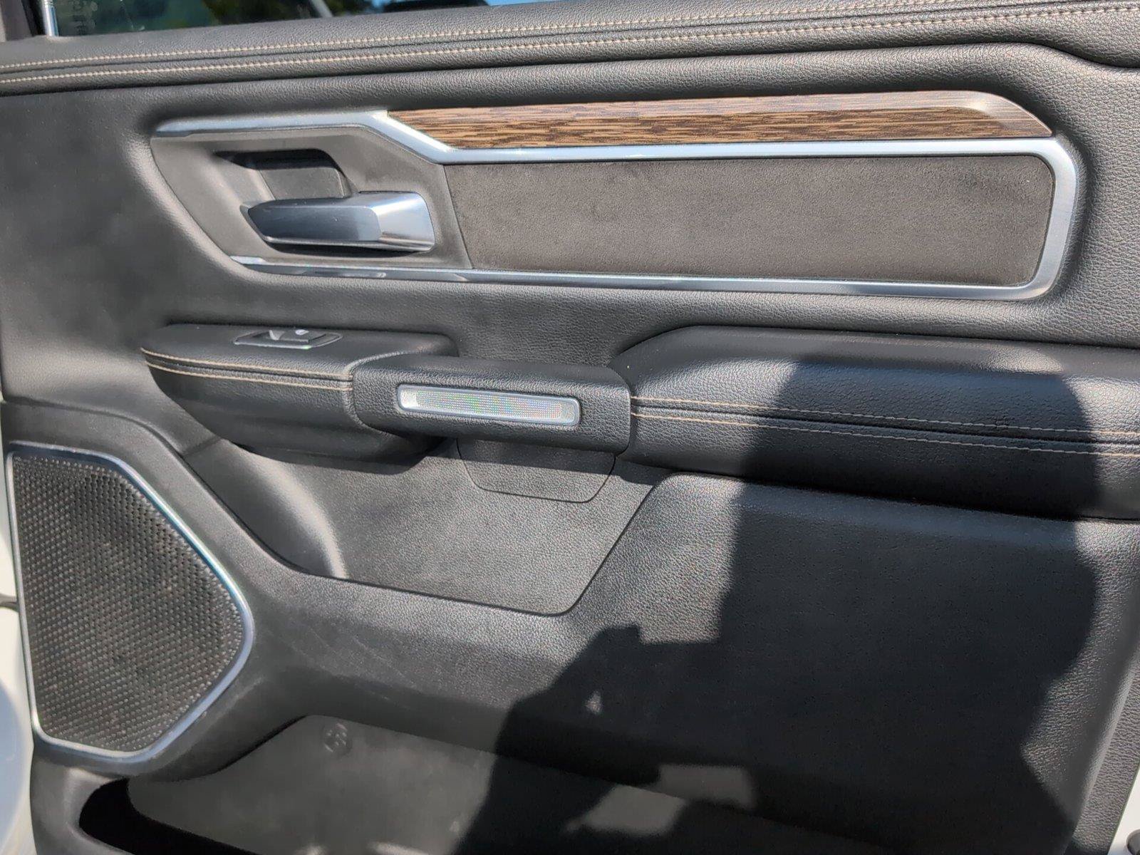 Used 2019 RAM 1500 Laramie AWD/4WD image 37