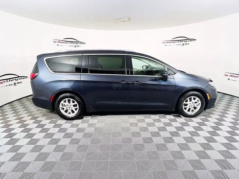 Used 2021 Chrysler Pacifica Touring-L w/ Premium & Safety Sphere Group FWD image 28