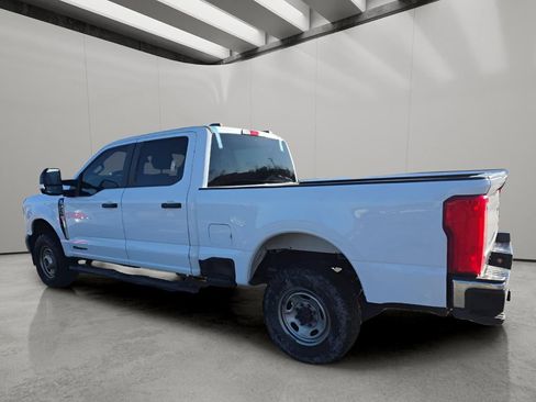 Used 2023 Ford F250 XL AWD/4WD image 5