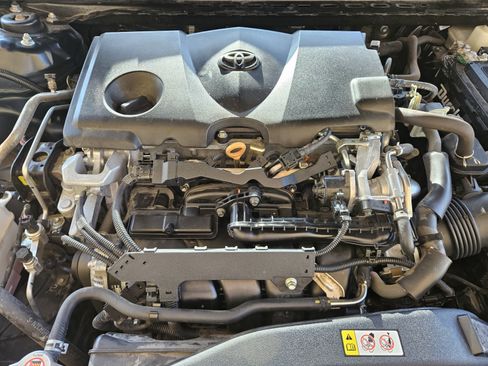 Used 2020 Toyota Camry SE w/ Convenience Package FWD image 27
