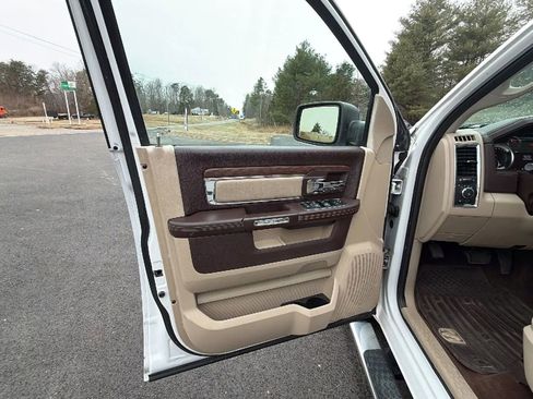 Used 2017 RAM 1500 Laramie w/ Convenience Group image 14