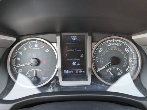 Used 2017 Toyota Tacoma SR5 w/ Tow Package AWD/4WD image 22