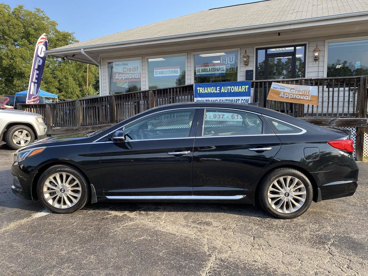 Used 2015 Hyundai Sonata Limited w/ Option Group 06 FWD image 10