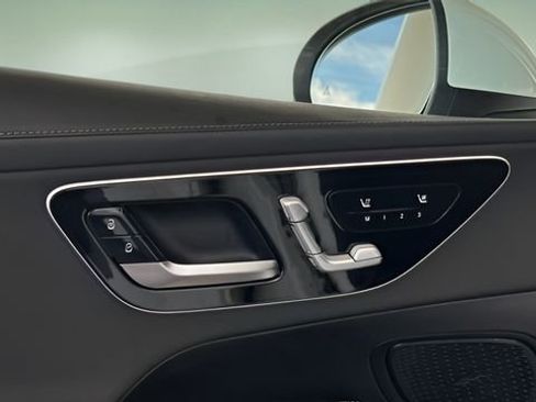 Used 2024 Mercedes-Benz GLC 300 GLC 300 image 45