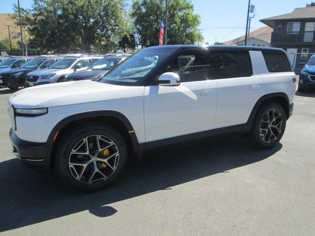 Used 2027 Rivian R2 Performance Dual AWD/4WD image 3
