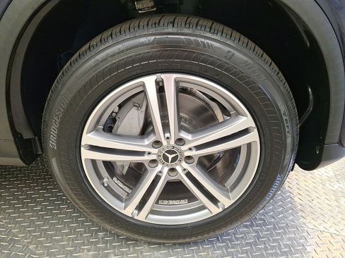 Used 2021 Mercedes-Benz GLC 300 4MATIC image 27