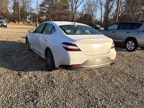 Used 2023 Genesis G70 2.0T image 2