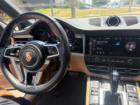 Used 2021 Porsche Macan AWD/4WD image 26