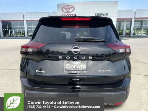 Used 2024 Nissan Rogue SV AWD/4WD image 4