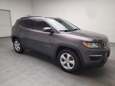 Used 2018 Jeep Compass Latitude w/ Popular Equipment Group FWD image 11