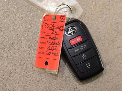 Certified 2025 Toyota Highlander XSE AWD/4WD image 33