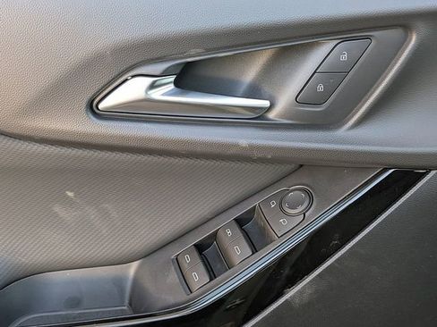 New 2026 Chevrolet Equinox LT image 18