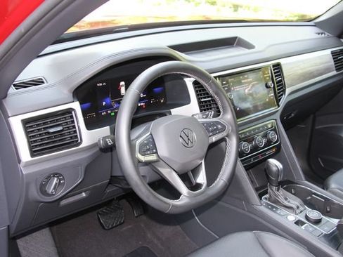 Used 2022 Volkswagen Atlas Cross Sport SE AWD/4WD image 22