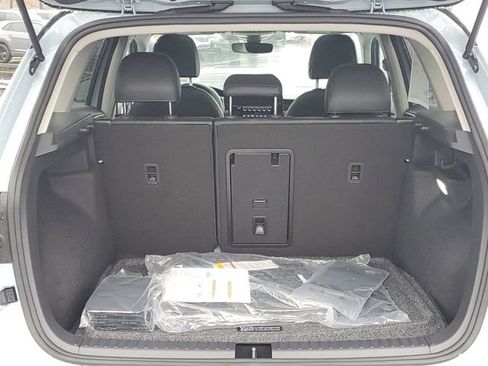 New 2026 Volkswagen Taos SE image 8