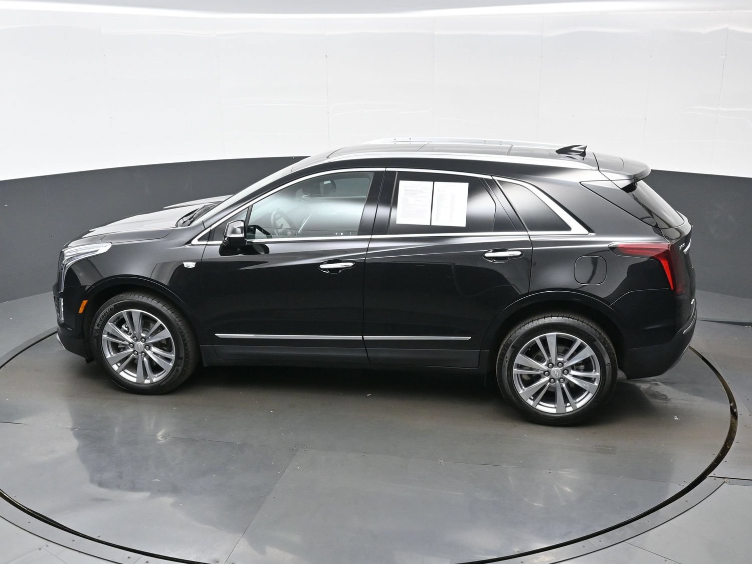 Used 2024 Cadillac XT5 Premium Luxury w/ LPO, Floor Liner Package AWD/4WD image 36