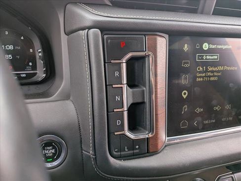 Used 2023 GMC Yukon XL Denali Ultimate AWD/4WD image 11