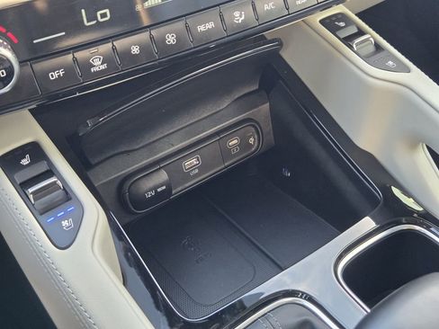 Used 2024 Kia Telluride SX Prestige image 18