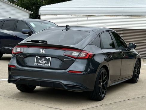 Used 2025 Honda Civic Sport image 4