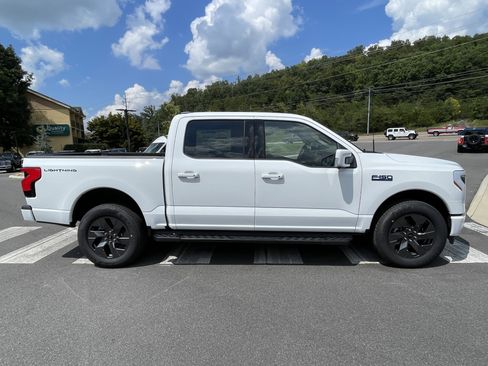 New 2025 Ford F150 Lightning Lariat image 4