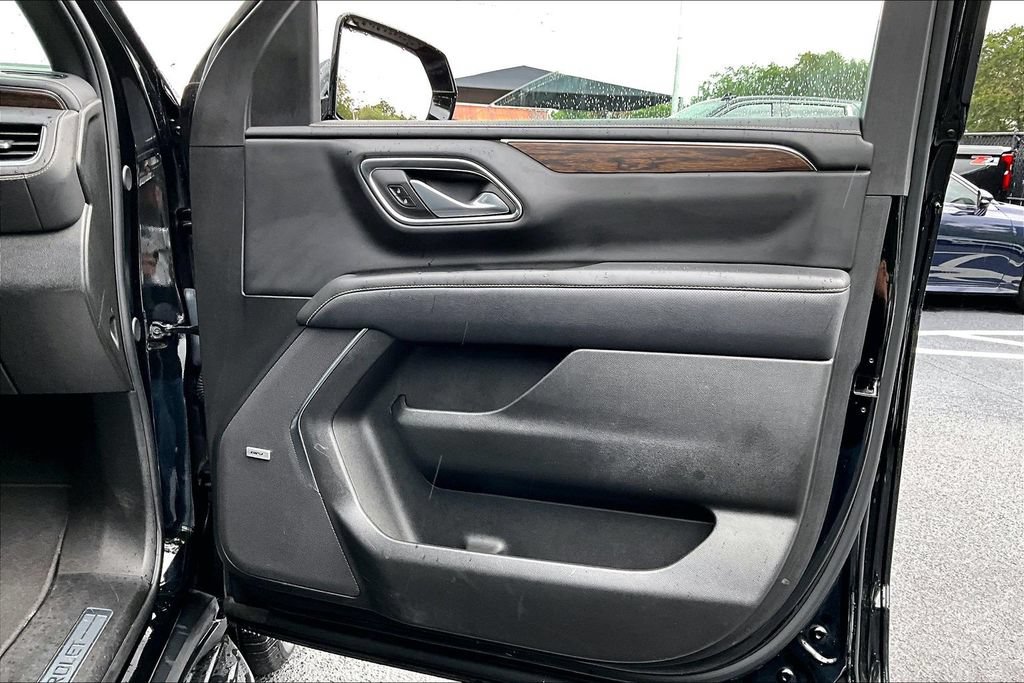 Used 2024 Chevrolet Suburban Premier AWD/4WD image 27
