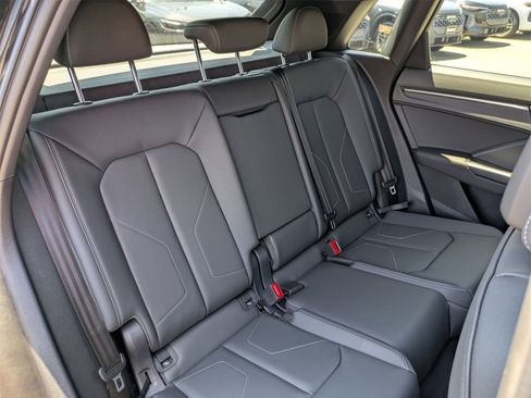 New 2025 Audi Q3 2.0T Premium image 11