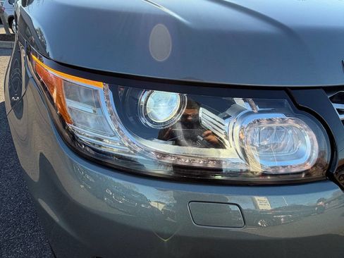 Used 2017 Land Rover Range Rover Sport HSE image 9