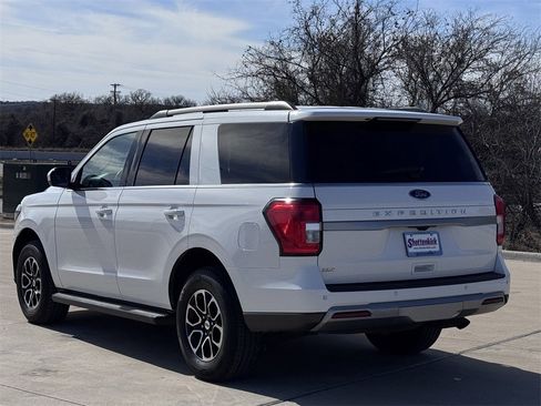 Used 2024 Ford Expedition XLT image 4
