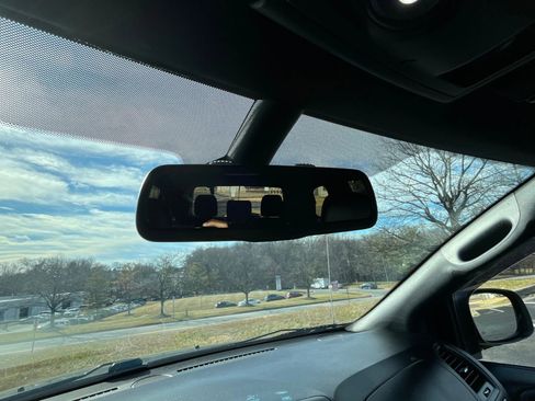 Used 2018 Dodge Grand Caravan SXT w/ Blacktop Package FWD image 19