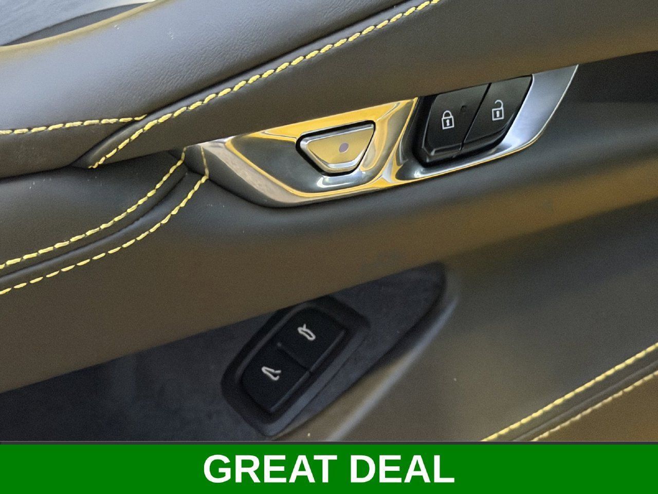 Used 2025 Chevrolet Corvette Stingray Premium Cpe w/ Z51 Performance Package RWD image 24