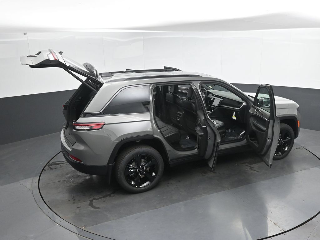 New 2027 Jeep Grand Cherokee Limited w/ Limited Altitude Package AWD/4WD image 51