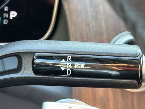 Certified 2025 Mercedes-Benz GLC 300 4MATIC image 31