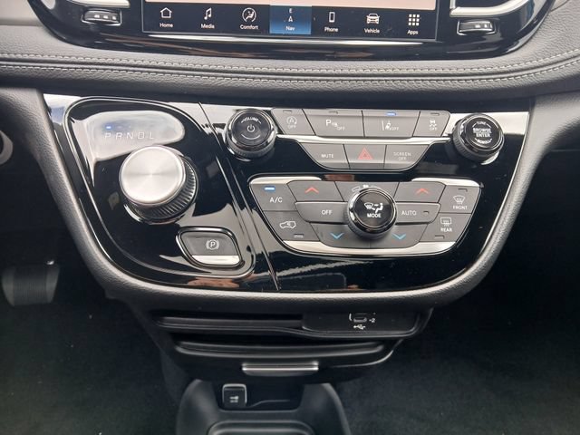 New 2027 Chrysler Pacifica Select w/ Family Tech Group FWD image 27