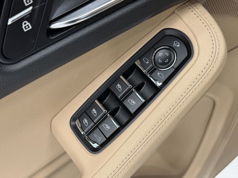 New 2026 Porsche Macan image 28