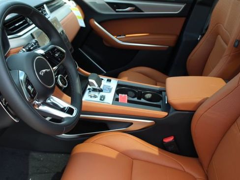 New 2026 Jaguar F-PACE R-Dynamic S image 19