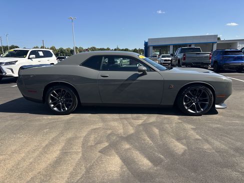 Used 2023 Dodge Challenger R/T Scat Pack RWD image 8