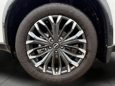 Used 2025 Nissan Rogue Platinum image 7