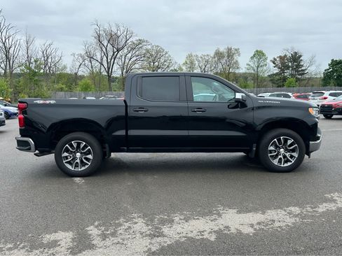 Used 2024 Chevrolet Silverado 1500 LT AWD/4WD image 8