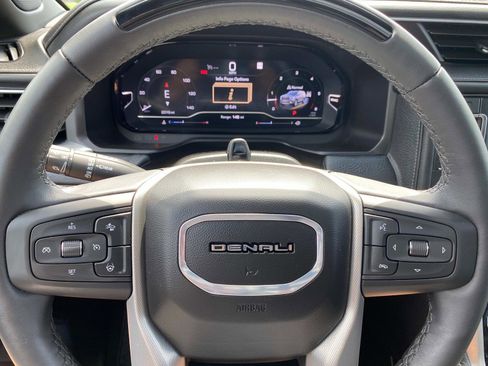 Used 2024 GMC Yukon XL Denali w/ Denali Reserve Package image 19