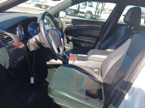 Used 2014 Chrysler 300 image 5
