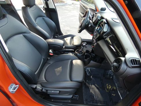 Used 2019 MINI Cooper S w/ Premium Package image 28