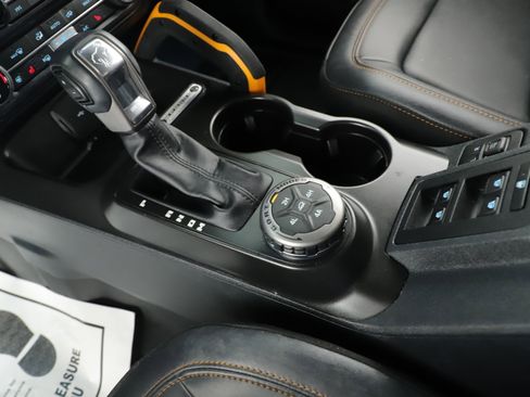 Used 2022 Ford Bronco Badlands image 15