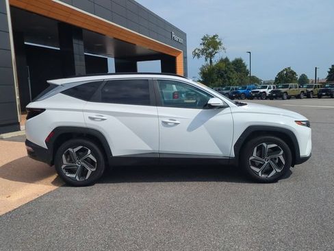 Used 2023 Hyundai Tucson SEL w/ Convenience Package AWD/4WD image 3