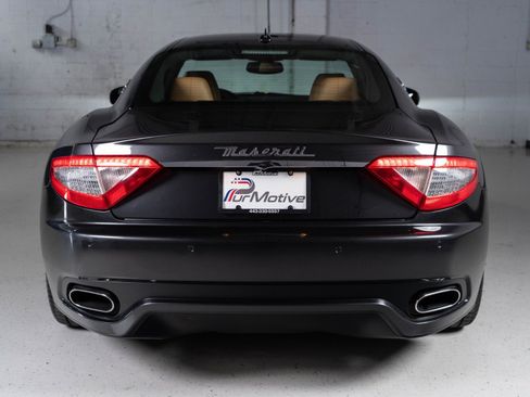 Used 2012 Maserati GranTurismo S RWD image 10