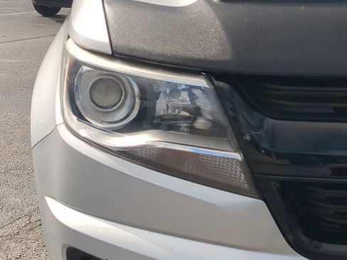 Used 2019 Chevrolet Colorado LT w/ Redline Special Edition image 9