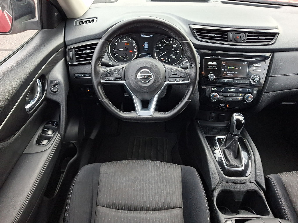 Used 2017 Nissan Rogue SV AWD/4WD image 12