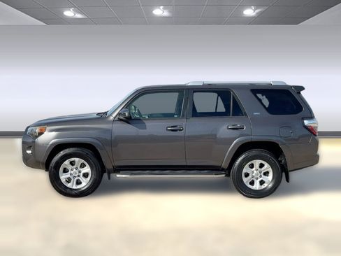 Used 2015 Toyota 4Runner SR5 image 2