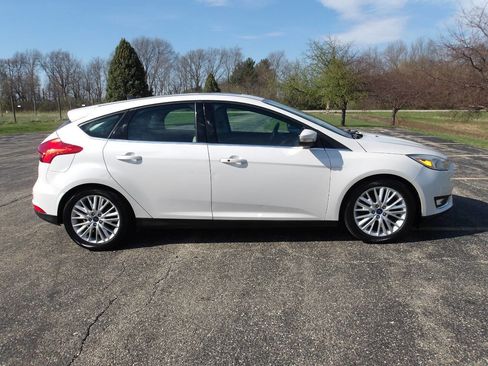 Used 2016 Ford Focus Titanium image 2