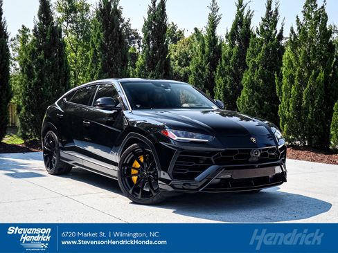 Used 2021 Lamborghini Urus AWD/4WD image 1