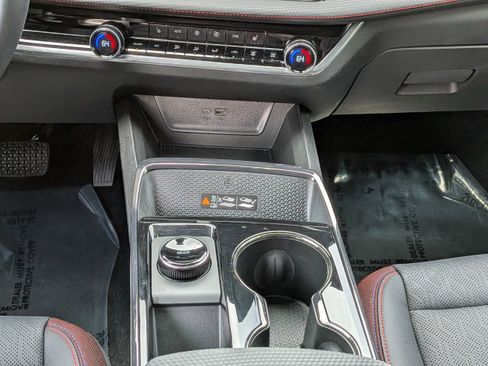 New 2025 Chevrolet Equinox RS image 6